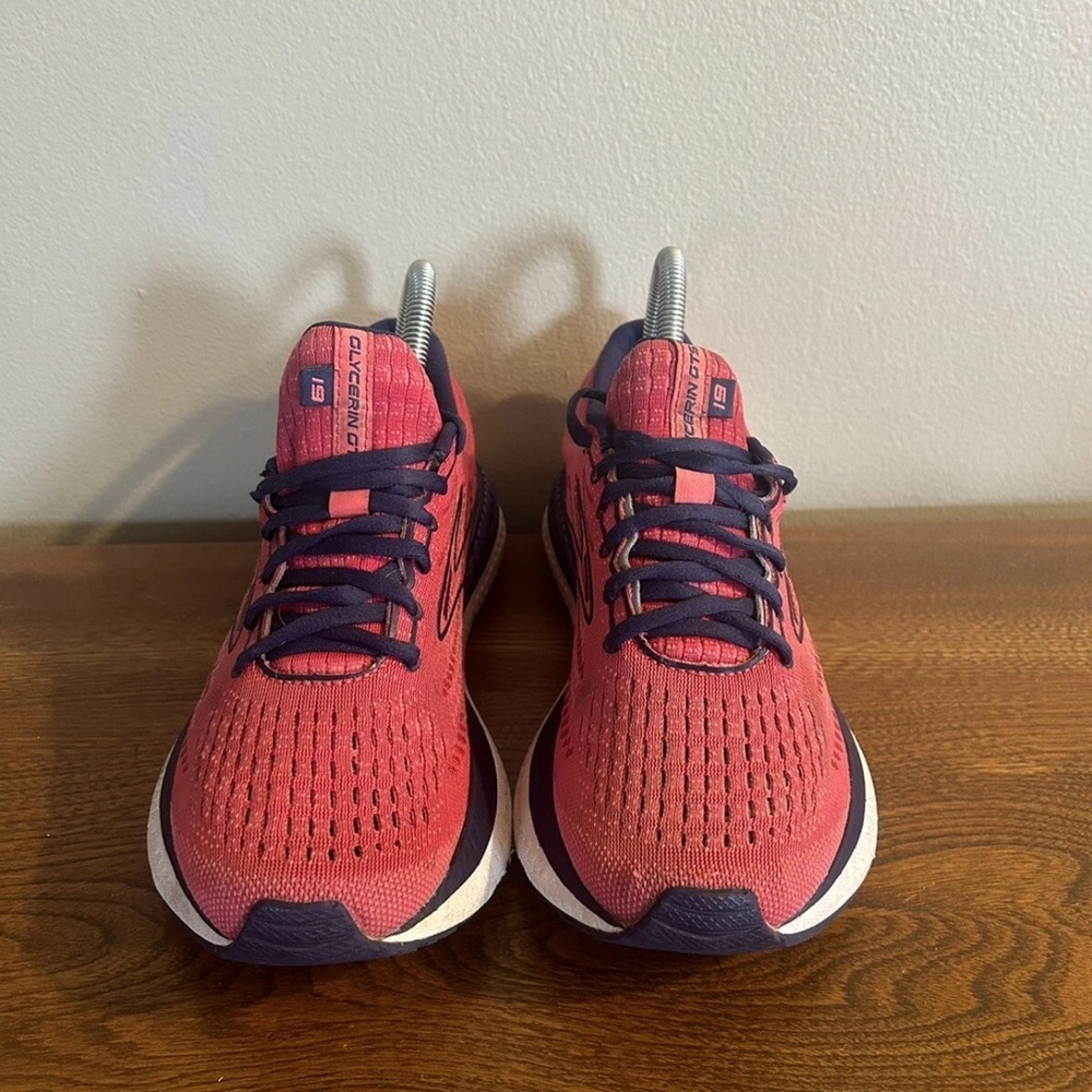 Brooks Glycerin 19 Women's Fuchsia and Purple Athletic Shoes - Picture 2 of 4